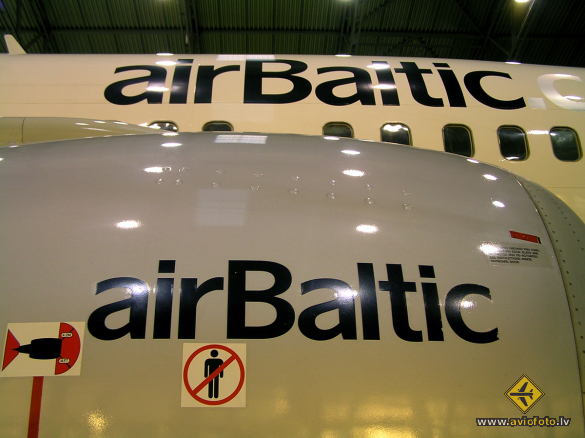 Boeing 737-548